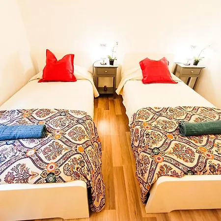 Auberge de jeunesse Oasis - By La Rambla *